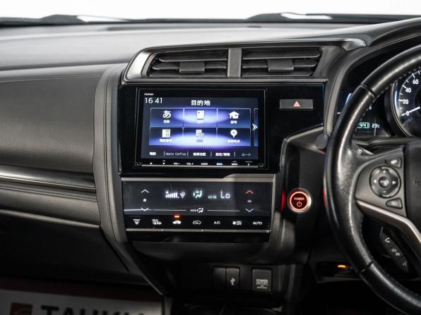 Honda Fit III Рестайлинг с пробегом 2018 года, цена 1 049 500 рублей, 99730 км, хэтчбек, Автокод Объявления