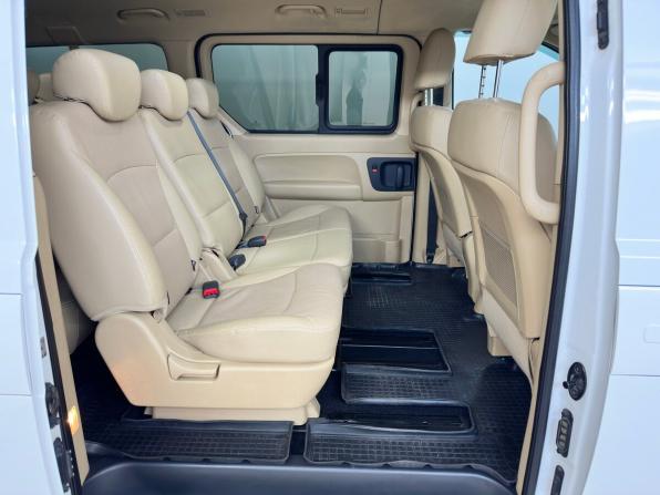 Hyundai H-1 II Рестайлинг 2 с пробегом 2018 года, цена 3 090 000 рублей, 131568 км, минивэн, Автокод Объявления