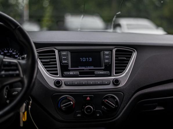 Hyundai Solaris II с пробегом 2019 года, цена 1 015 000 рублей, 144680 км, седан, Автокод Объявления