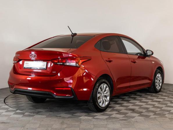 Hyundai Solaris II с пробегом 2017 года, цена 1 049 000 рублей, 190031 км, седан, Автокод Объявления