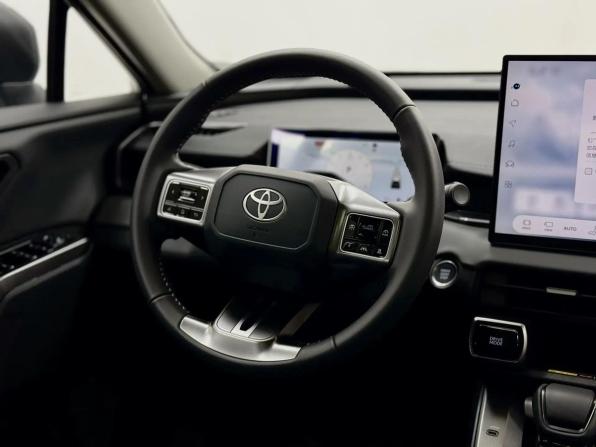 Toyota RAV4 VI (XA60) с пробегом 2026 года, цена 4 400 000 рублей, 9 км, внедорожник, Автокод Объявления