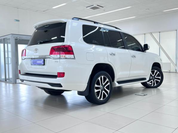 Toyota Land Cruiser 200 Series Рестайлинг 2 с пробегом 2017 года, цена 6 300 000 рублей, 196700 км, внедорожник, Автокод Объявления