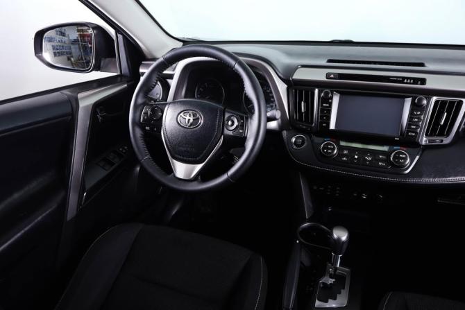 Toyota RAV4 IV (XA40) Рестайлинг с пробегом 2019 года, цена 2 959 000 рублей, 86000 км, внедорожник, Автокод Объявления