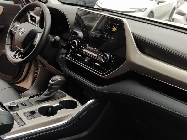 Toyota Highlander IV (XU70) с пробегом 2025 года, цена 5 550 000 рублей, 4290 км, внедорожник, Автокод Объявления
