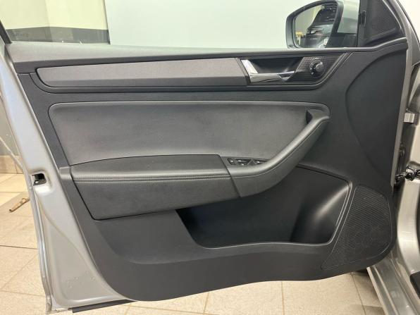 Skoda Rapid II с пробегом 2021 года, цена 1 348 000 рублей, 156000 км, лифтбек, Автокод Объявления