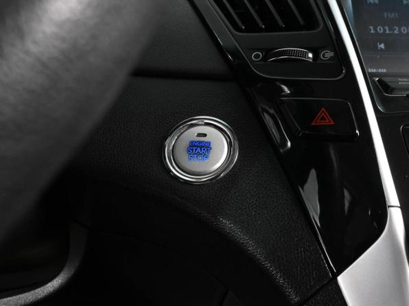 Hyundai Sonata VI (YF) с пробегом 2012 года, цена 1 289 000 рублей, 129663 км, седан, Автокод Объявления
