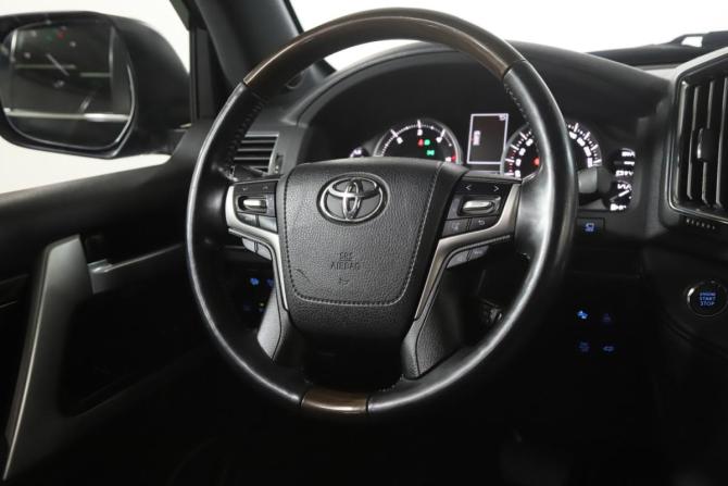 Toyota Land Cruiser 200 Series Рестайлинг 2 с пробегом 2017 года, цена 7 600 000 рублей, 124718 км, внедорожник, Автокод Объявления