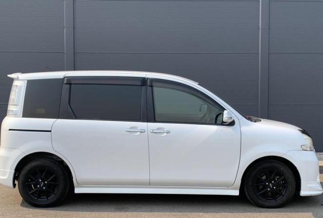 Toyota Sienta I Рестайлинг 2 с пробегом 2013 года, цена 1 045 000 рублей, 103411 км, компактвэн, Автокод Объявления