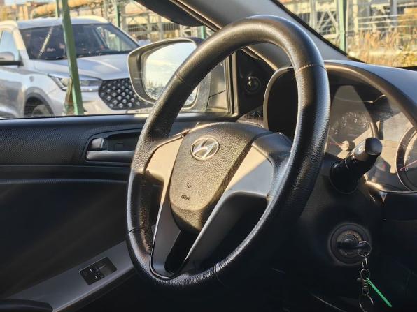 Hyundai Solaris I Рестайлинг с пробегом 2016 года, цена 609 000 рублей, 305600 км, седан, Автокод Объявления
