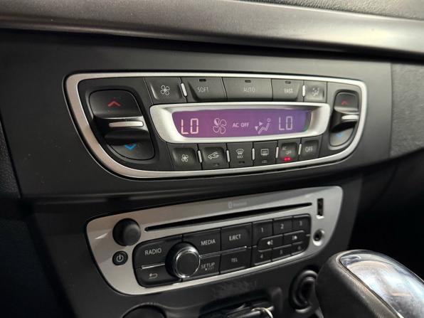 Renault Fluence I Рестайлинг с пробегом 2016 года, цена 720 000 рублей, 180136 км, седан, Автокод Объявления