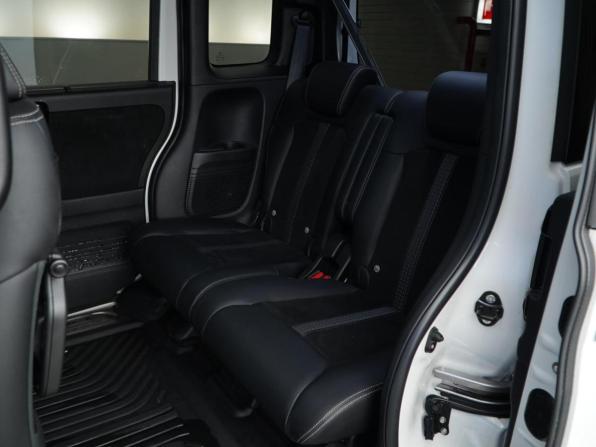 Honda N-BOX II Рестайлинг с пробегом 2021 года, цена 1 843 051 рубль, 27487 км, микровэн, Автокод Объявления