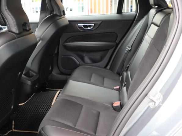 Volvo V60 II с пробегом 2018 года, цена 2 150 000 рублей, 290823 км, универсал, Автокод Объявления