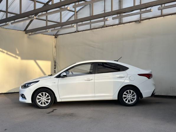 Hyundai Solaris II с пробегом 2018 года, цена 1 400 000 рублей, 54500 км, седан, Автокод Объявления
