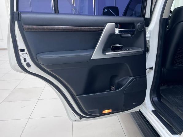 Toyota Land Cruiser 200 Series Рестайлинг 1 с пробегом 2012 года, цена 3 350 000 рублей, 299710 км, внедорожник, Автокод Объявления