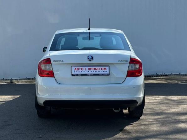 Skoda Rapid I с пробегом 2015 года, цена 700 000 рублей, 343446 км, лифтбек, Автокод Объявления