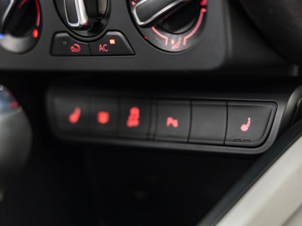 Audi A1 I (8X) с пробегом 2011 года, цена 998 000 рублей, 120104 км, хэтчбек, Автокод Объявления