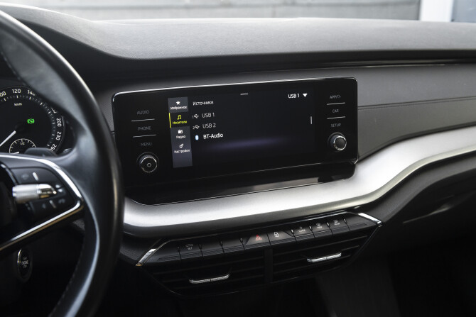 Skoda Octavia IV (A8) с пробегом 2021 года, цена 2 405 000 рублей, 72200 км, лифтбек, Автокод Объявления