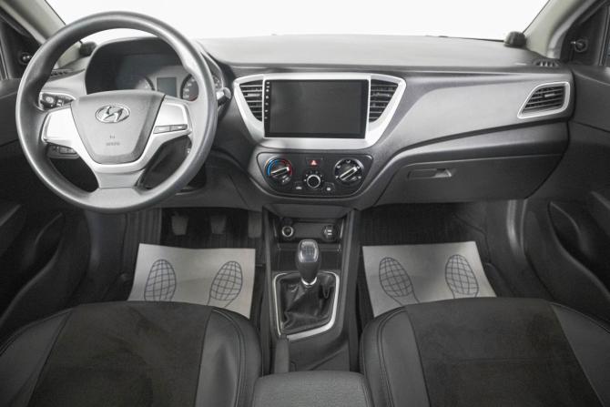 Hyundai Solaris II с пробегом 2017 года, цена 999 000 рублей, 218300 км, седан, Автокод Объявления