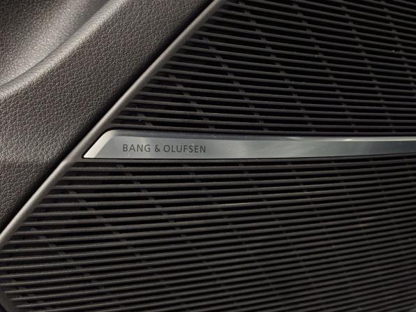 Audi Q8 I (4M) Рестайлинг с пробегом 2024 года, цена 10 999 000 рублей, 29562 км, внедорожник, Автокод Объявления