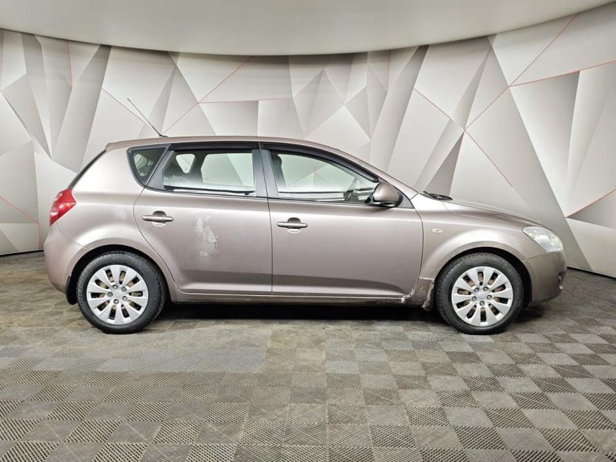Kia Ceed I Москва  - изображение 6