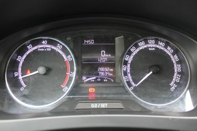 Skoda Rapid I Рестайлинг с пробегом 2019 года, цена 1 350 000 рублей, 80000 км, лифтбек, Автокод Объявления