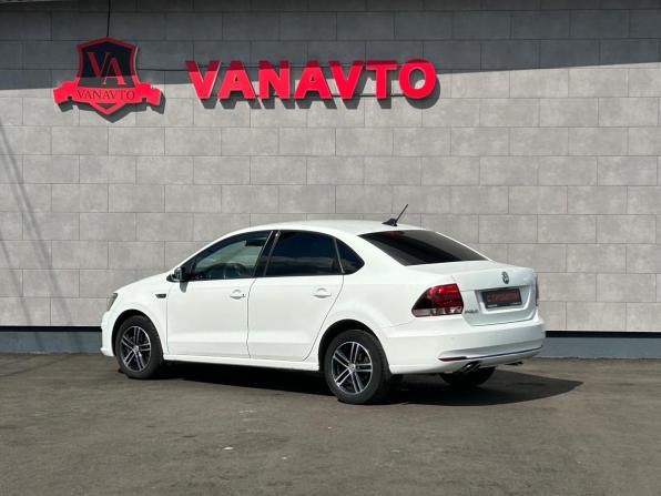 Volkswagen Polo V Рестайлинг с пробегом 2018 года, цена 1 490 000 рублей, 88304 км, седан, Автокод Объявления