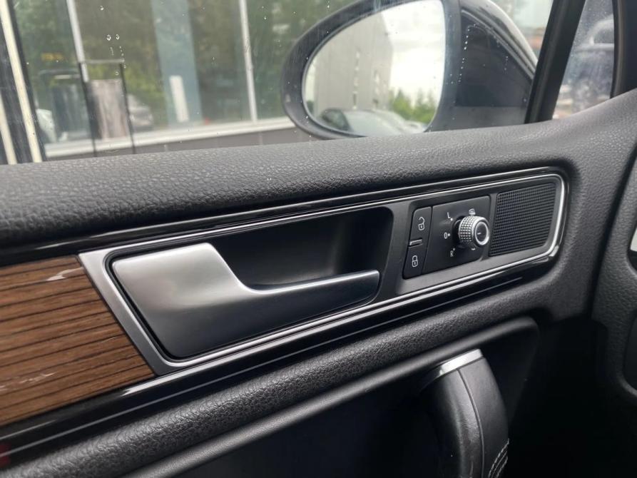 Volkswagen Touareg II Рестайлинг Екатеринбург  - изображение 38