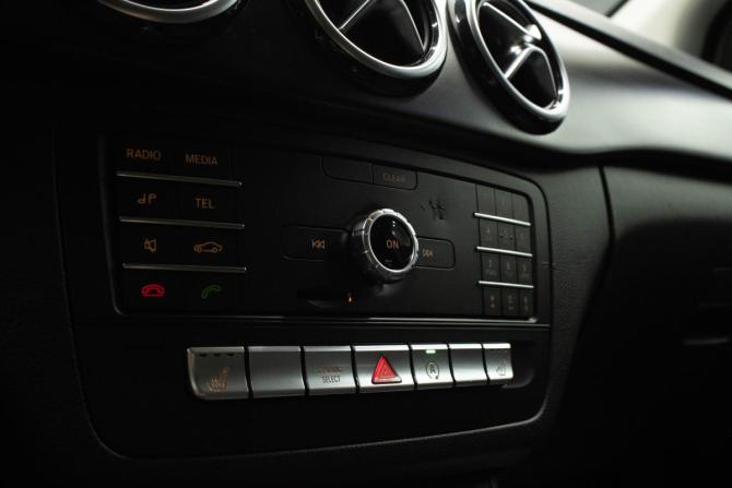 Mercedes-Benz B-Класс II (W246) Рестайлинг с пробегом 2016 года, цена 1 349 000 рублей, 115940 км, хэтчбек, Автокод Объявления