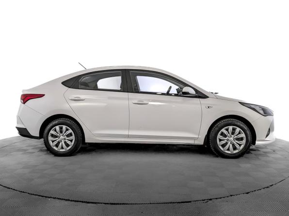 Hyundai Solaris II Рестайлинг с пробегом 2022 года, цена 1 570 000 рублей, 56952 км, седан, Автокод Объявления