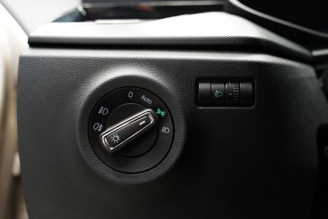 Skoda Rapid II с пробегом 2021 года, цена 1 825 000 рублей, 55300 км, лифтбек, Автокод Объявления