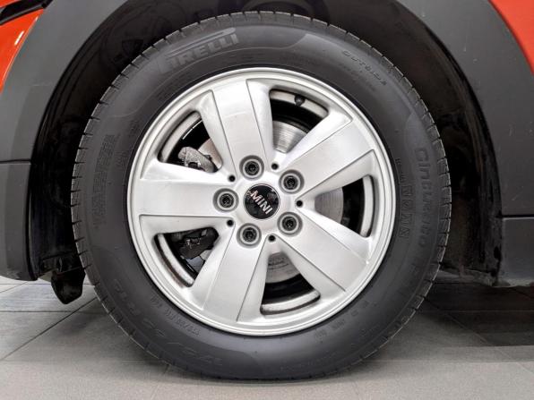Mini Hatch III (F55/F56) Рестайлинг с пробегом 2019 года, цена 1 915 000 рублей, 42925 км, хэтчбек, Автокод Объявления