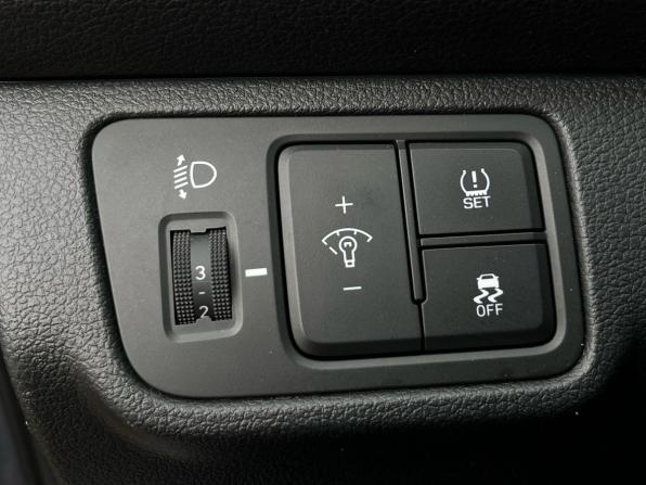 Hyundai Solaris II с пробегом 2017 года, цена 1 180 000 рублей, 180000 км, седан, Автокод Объявления