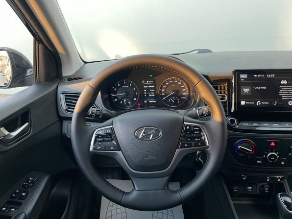 Hyundai Solaris II Рестайлинг с пробегом 2021 года, цена 1 450 000 рублей, 155479 км, седан, Автокод Объявления