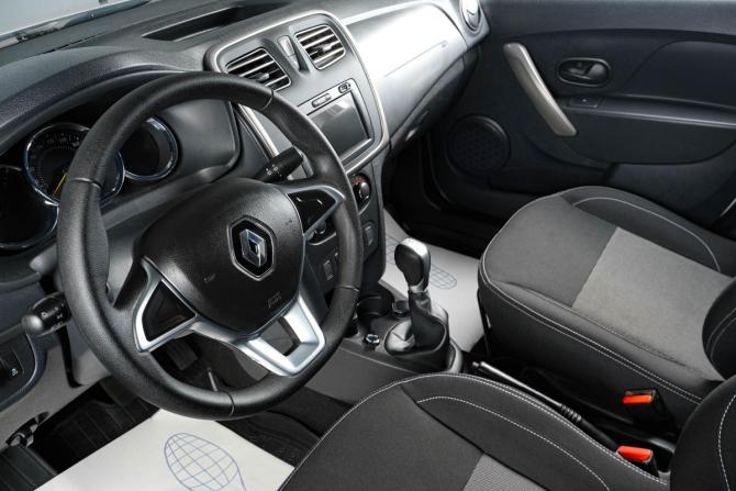 Renault Logan II Рестайлинг с пробегом 2022 года, цена 1 229 000 рублей, 216000 км, седан, Автокод Объявления
