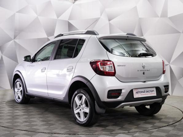 Renault Sandero II с пробегом 2018 года, цена 1 220 000 рублей, 27550 км, хэтчбек, Автокод Объявления