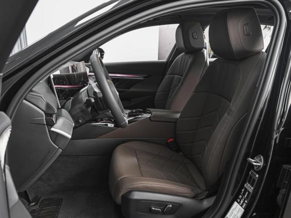 BMW 5 серии VIII (G60/G61/G68) с пробегом 2025 года, цена 8 999 999 рублей, 36 км, седан, Автокод Объявления