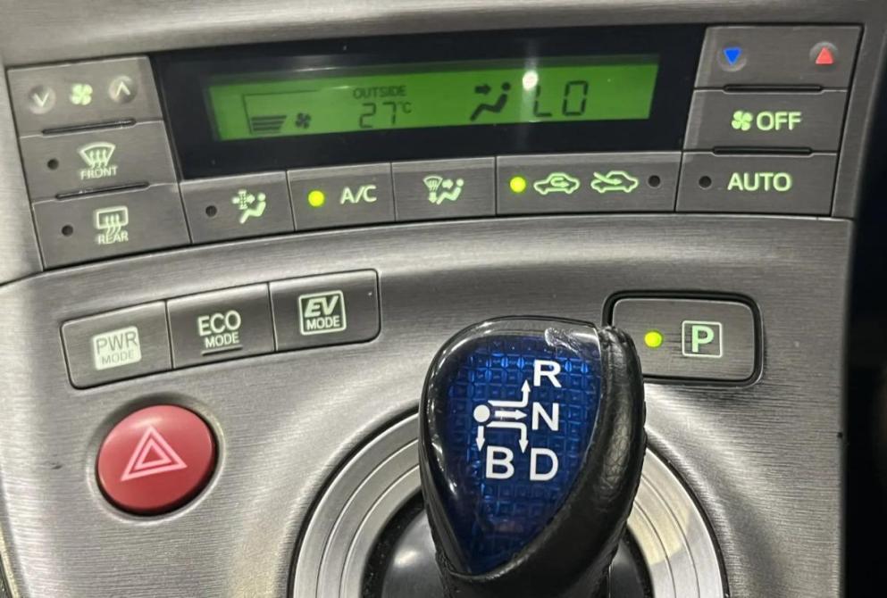 Toyota Prius III Рестайлинг (XW30) Астрахань  - изображение 17