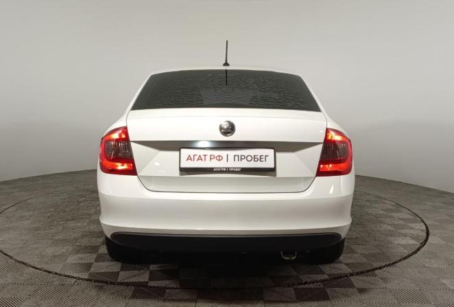 Skoda Rapid I с пробегом 2015 года, цена 930 000 рублей, 236000 км, лифтбек, Автокод Объявления