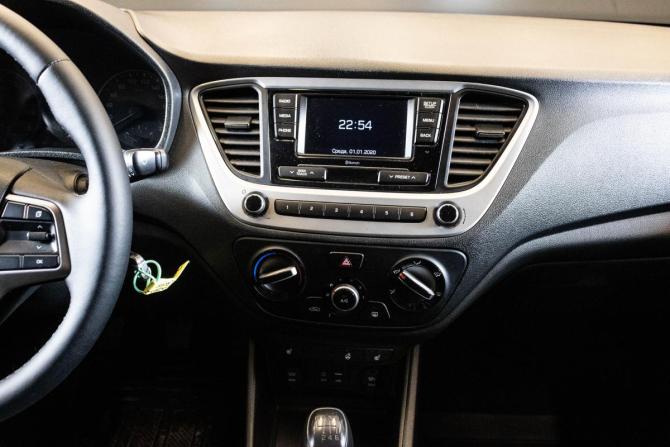 Hyundai Solaris II с пробегом 2018 года, цена 1 175 000 рублей, 104623 км, седан, Автокод Объявления