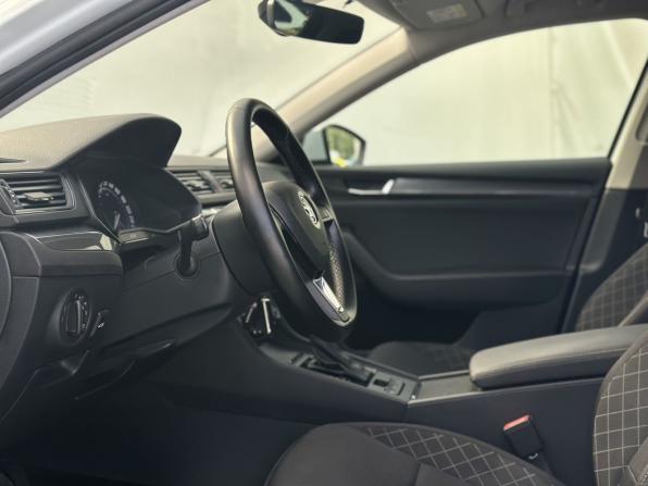 Skoda Superb III с пробегом 2016 года, цена 1 650 000 рублей, 183518 км, лифтбек, Автокод Объявления