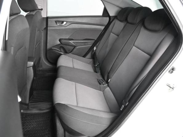 Hyundai Solaris II с пробегом 2017 года, цена 1 519 000 рублей, 122348 км, седан, Автокод Объявления