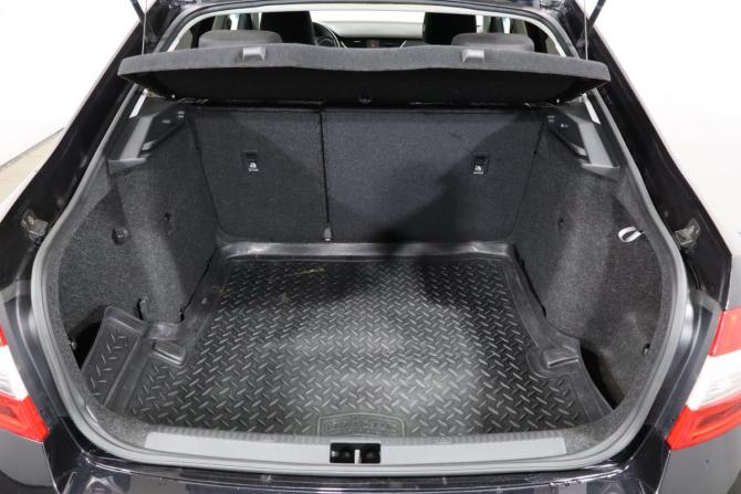 Skoda Octavia III (A7) Рестайлинг с пробегом 2017 года, цена 1 399 000 рублей, 177000 км, лифтбек, Автокод Объявления