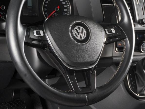 Volkswagen Multivan T6 с пробегом 2019 года, цена 5 800 000 рублей, 74354 км, минивэн, Автокод Объявления