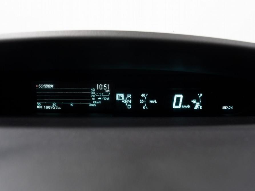 Toyota Prius III Рестайлинг (XW30) Чита  - изображение 10