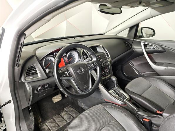 Opel Astra J с пробегом 2011 года, цена 585 000 рублей, 135459 км, хэтчбек, Автокод Объявления