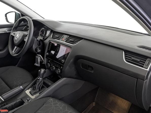 Skoda Octavia III (A7) Рестайлинг с пробегом 2019 года, цена 1 925 000 рублей, 99888 км, лифтбек, Автокод Объявления