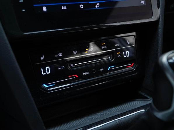 Volkswagen Passat B8 Рестайлинг с пробегом 2021 года, цена 3 753 055 рублей, 63503 км, седан, Автокод Объявления