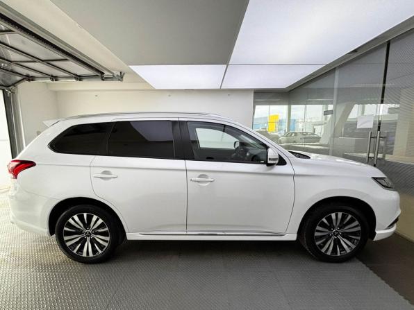 Mitsubishi Outlander III Рестайлинг 3 с пробегом 2022 года, цена 2 800 000 рублей, 41703 км, внедорожник, Автокод Объявления