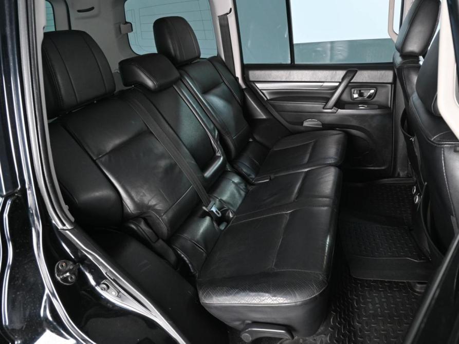 Mitsubishi Pajero IV Рестайлинг 1 Ростов-на-Дону  - изображение 7