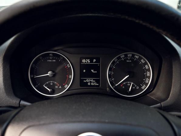 Skoda Octavia II (A5) Рестайлинг с пробегом 2012 года, цена 939 000 рублей, 181818 км, лифтбек, Автокод Объявления